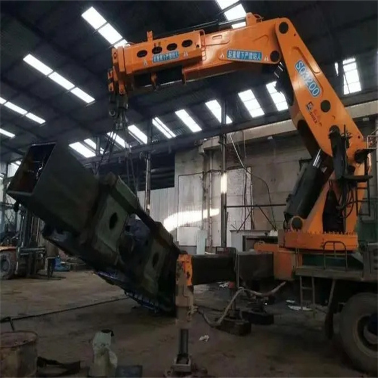 云岩200吨折臂吊出租