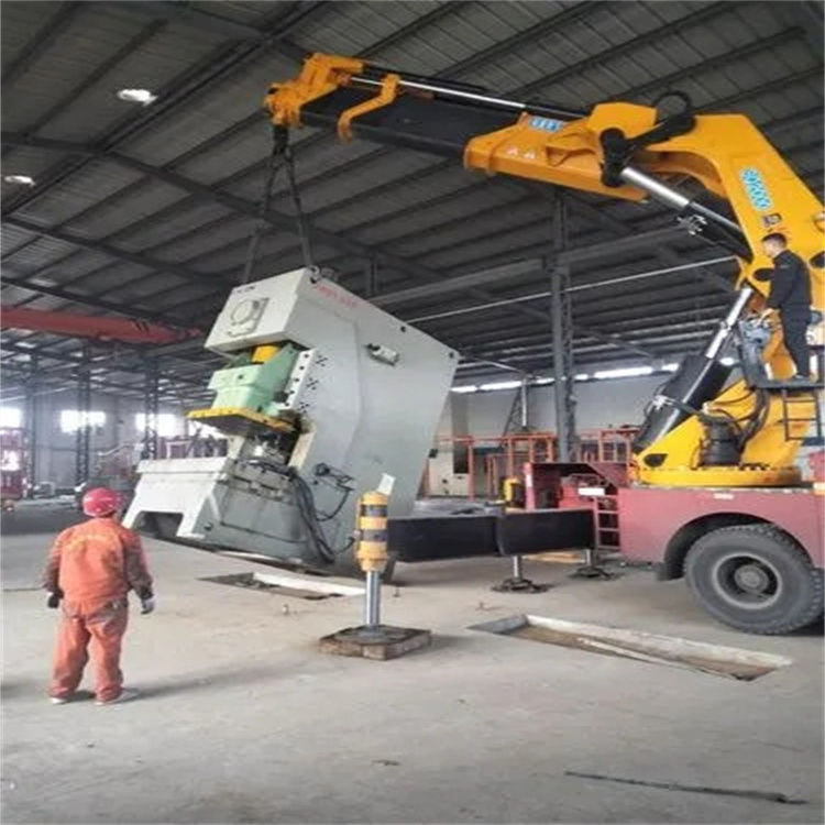 云岩80吨折臂吊车出租附近电话