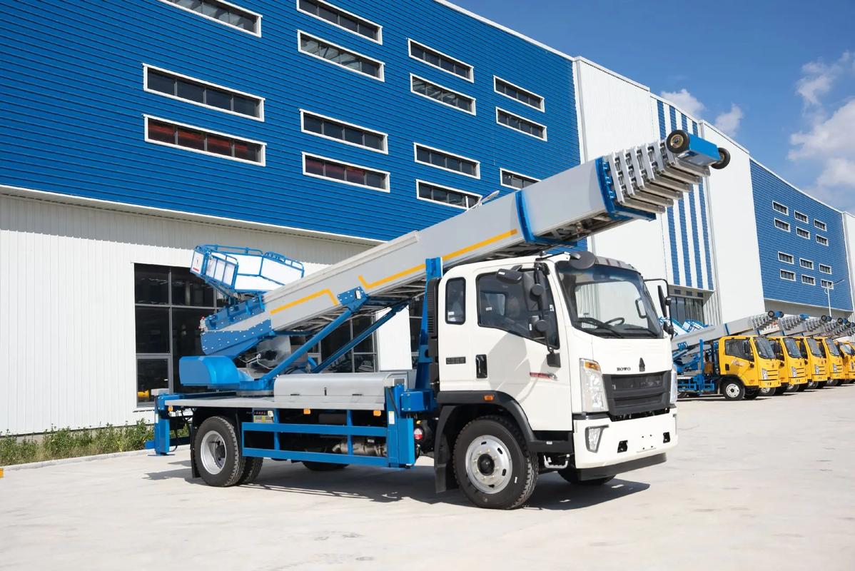 云岩出租云梯车高空作业车 建筑垃圾搬运