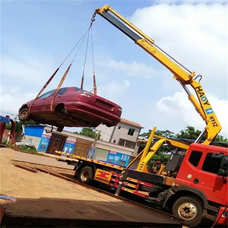 云岩吊车吊汽车的正确方法